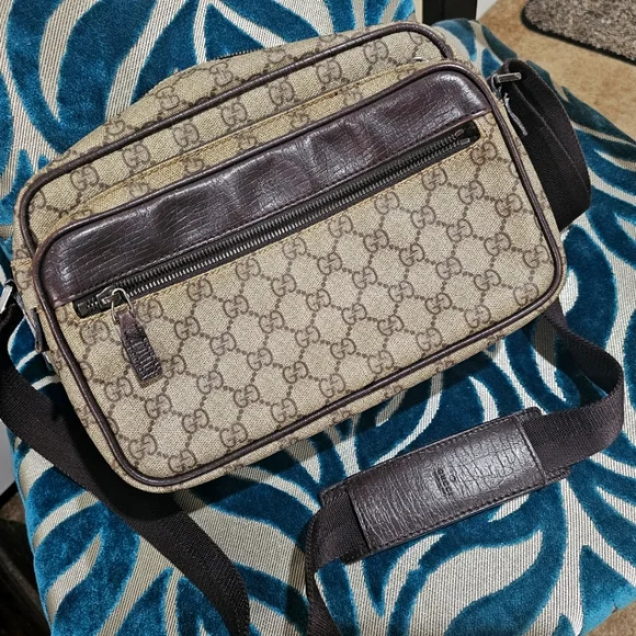 Authentic Vintage Gucci GG Crossbody - Picture 1 of 14